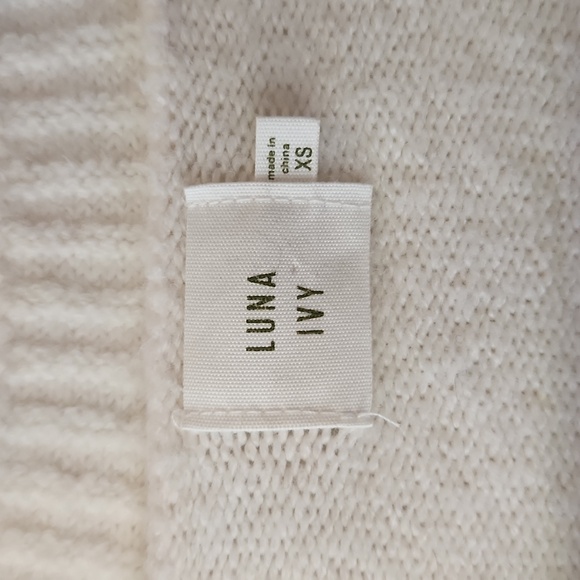 White Cardigan with Black Bow Accents - Picture 3 of 11